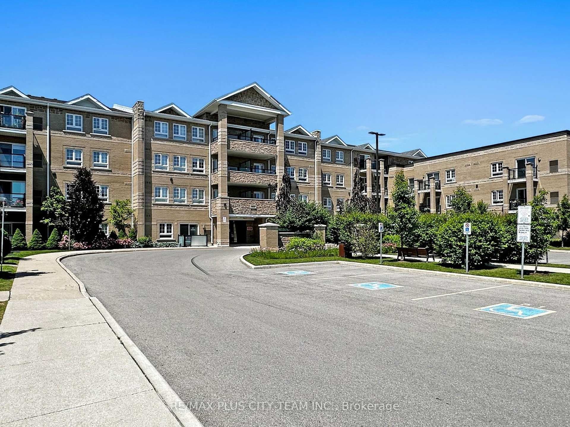 481 Rupert Avenue Unit 2218 photo 38