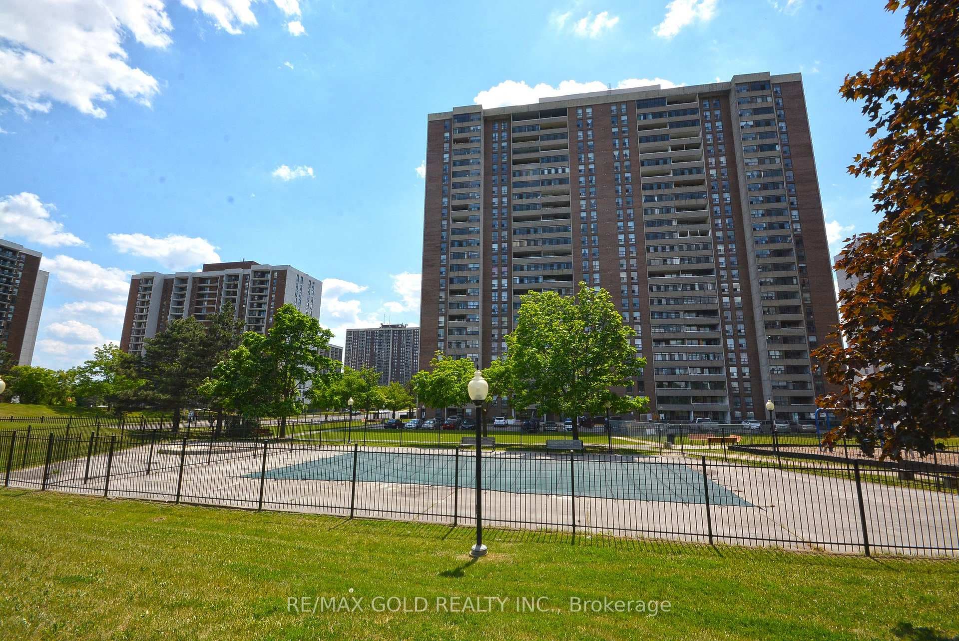 18 Knightsbridge Road Unit 809 photo 43
