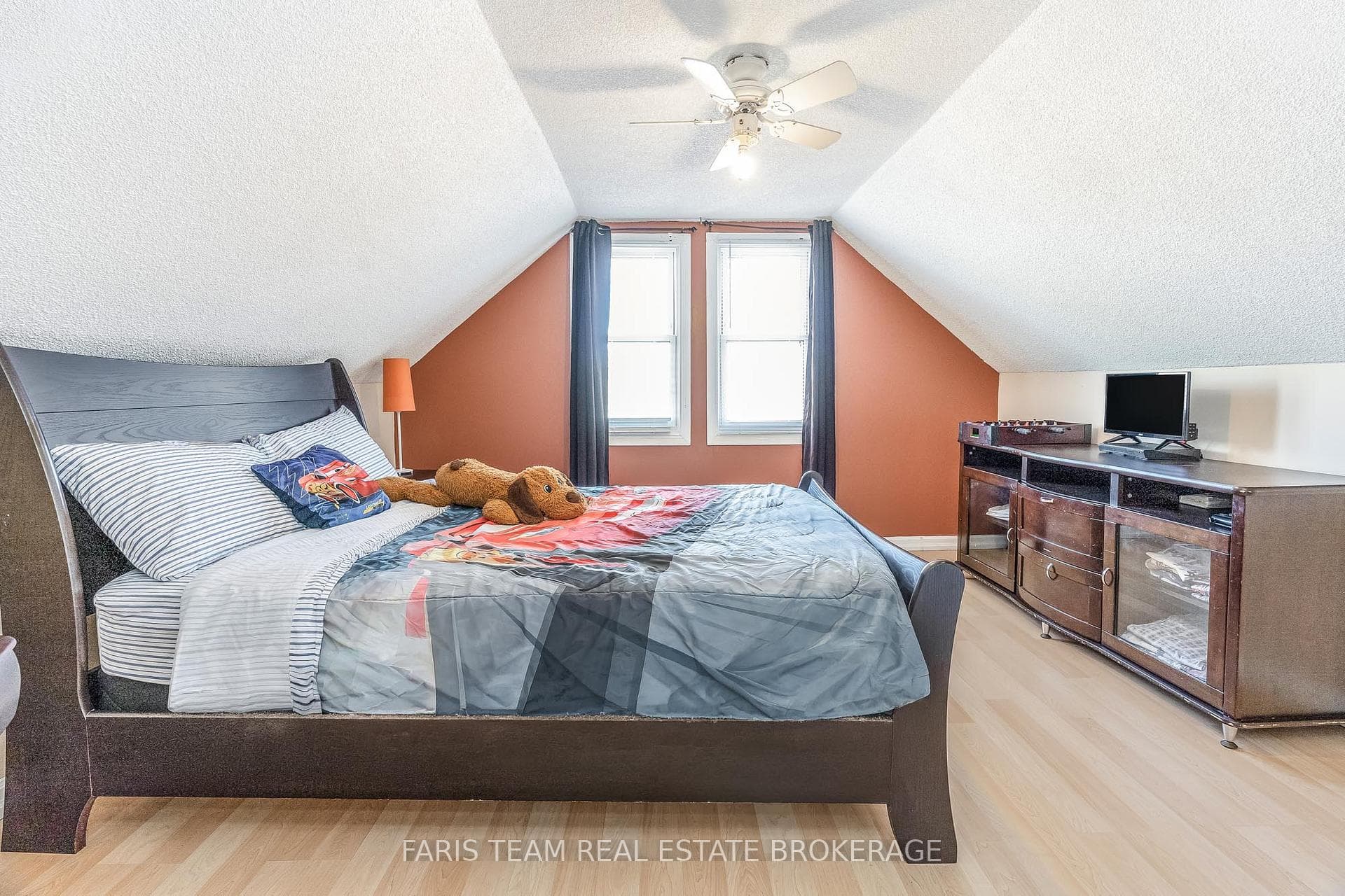 2083 Lilac Drive photo 14
