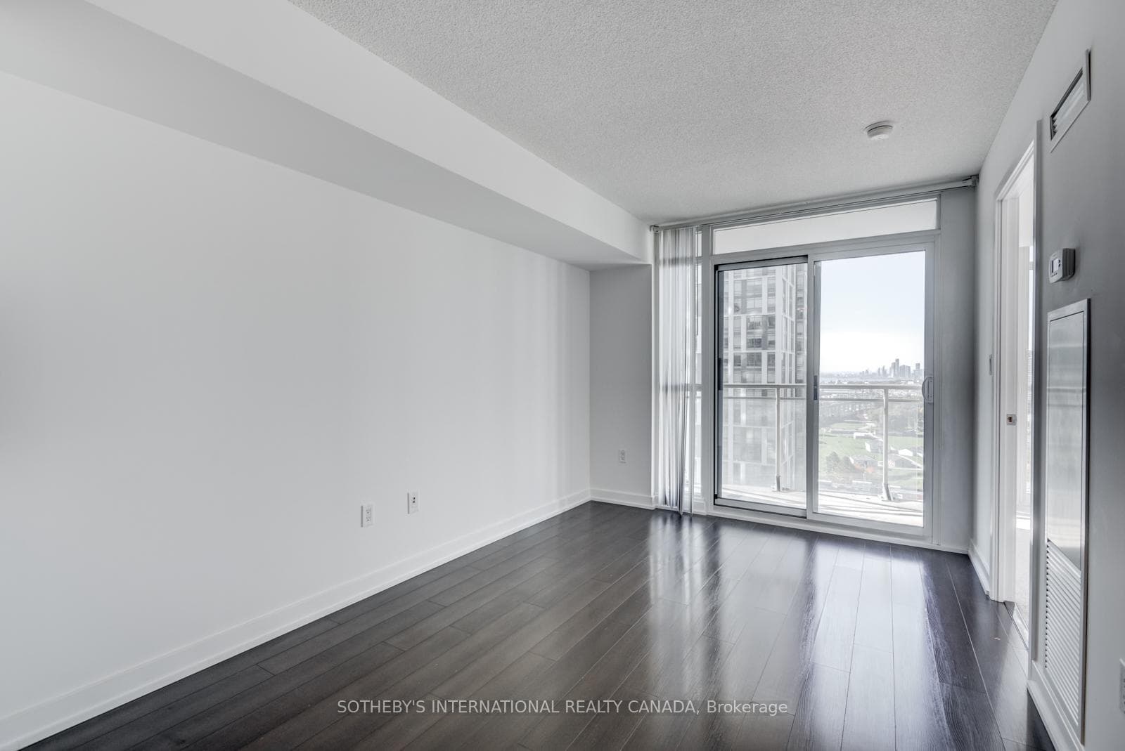 21 Iceboat Terrace Unit 2310 photo 8