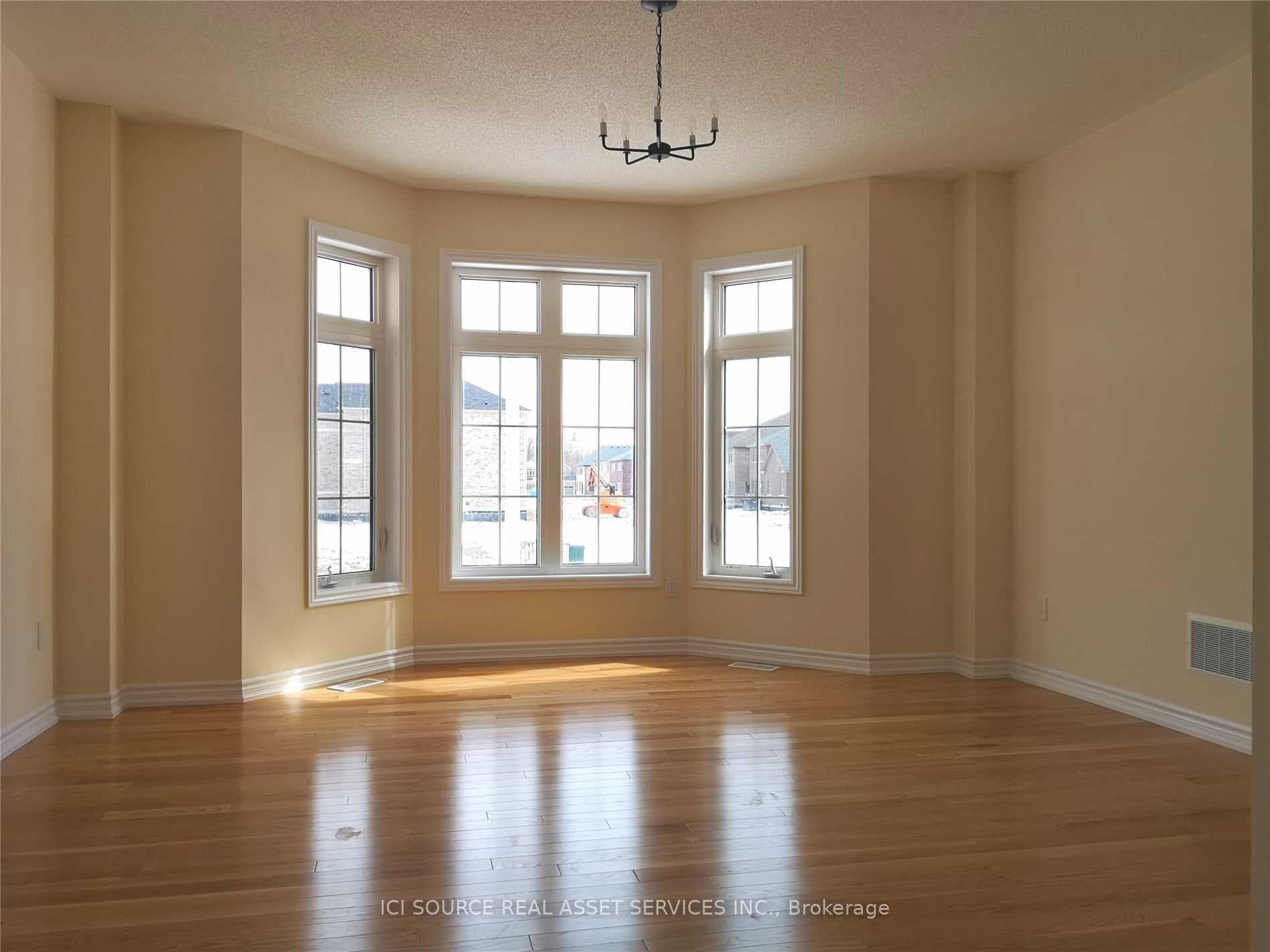 997 Wickham Road photo 10