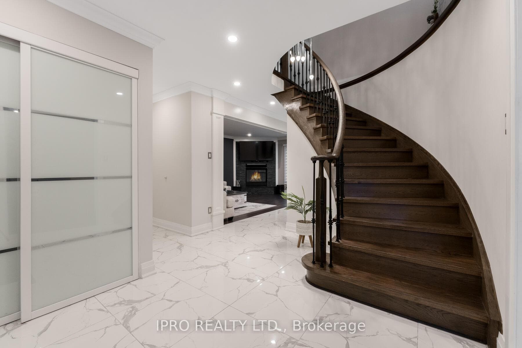 27 Petworth Road photo 2
