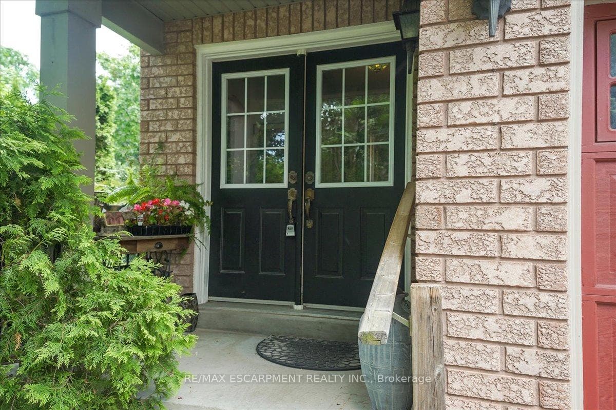 5224 Thornburn Drive photo 2