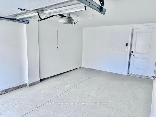 239 Burke Street photo 17