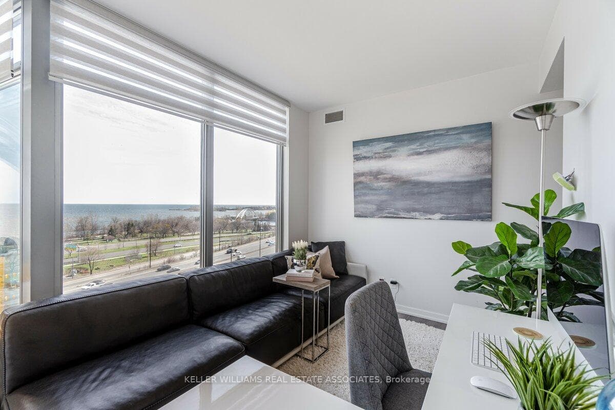 103 The Queensway Avenue Unit 904 photo 6