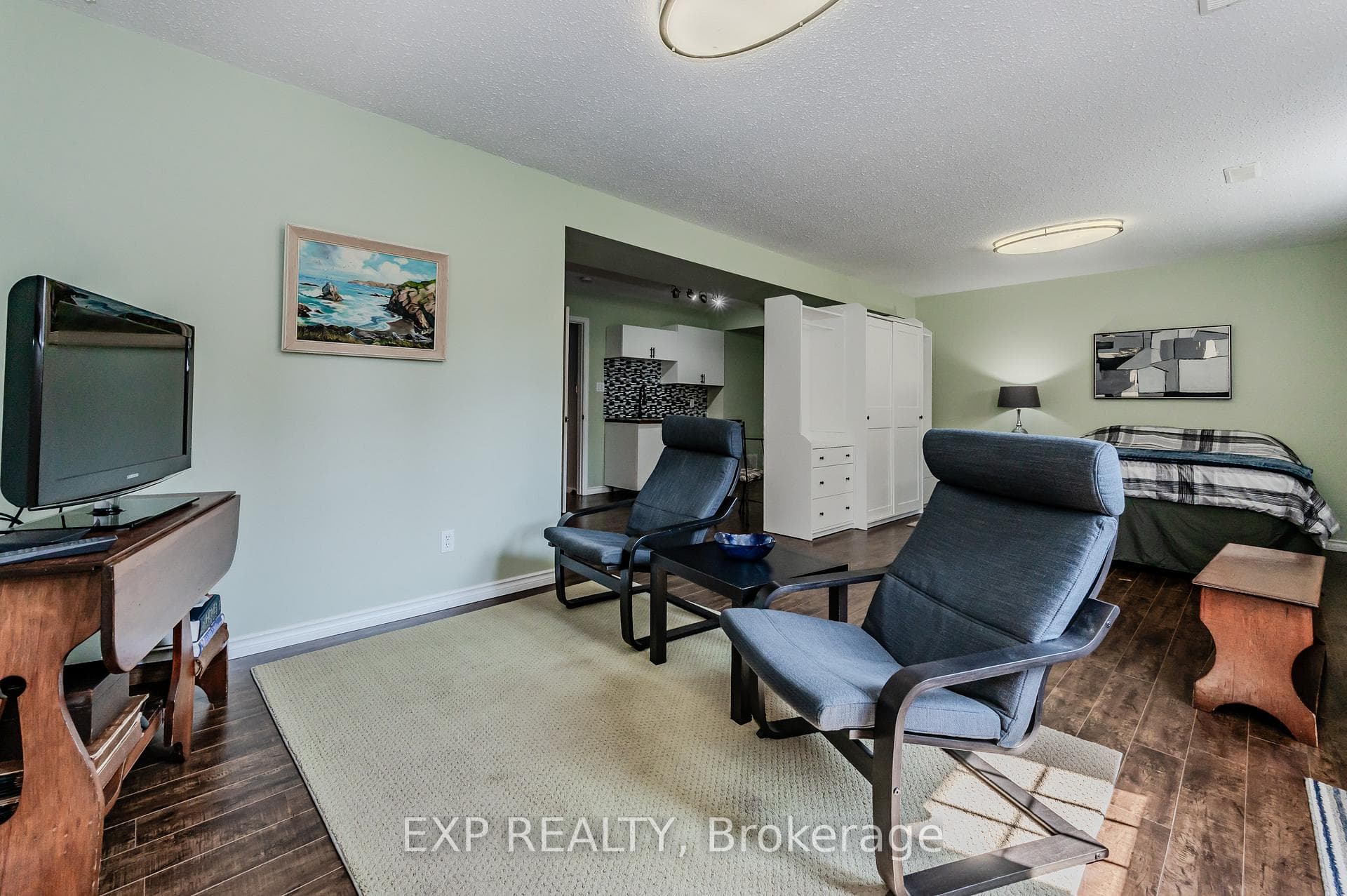 44 Warwick Court photo 25