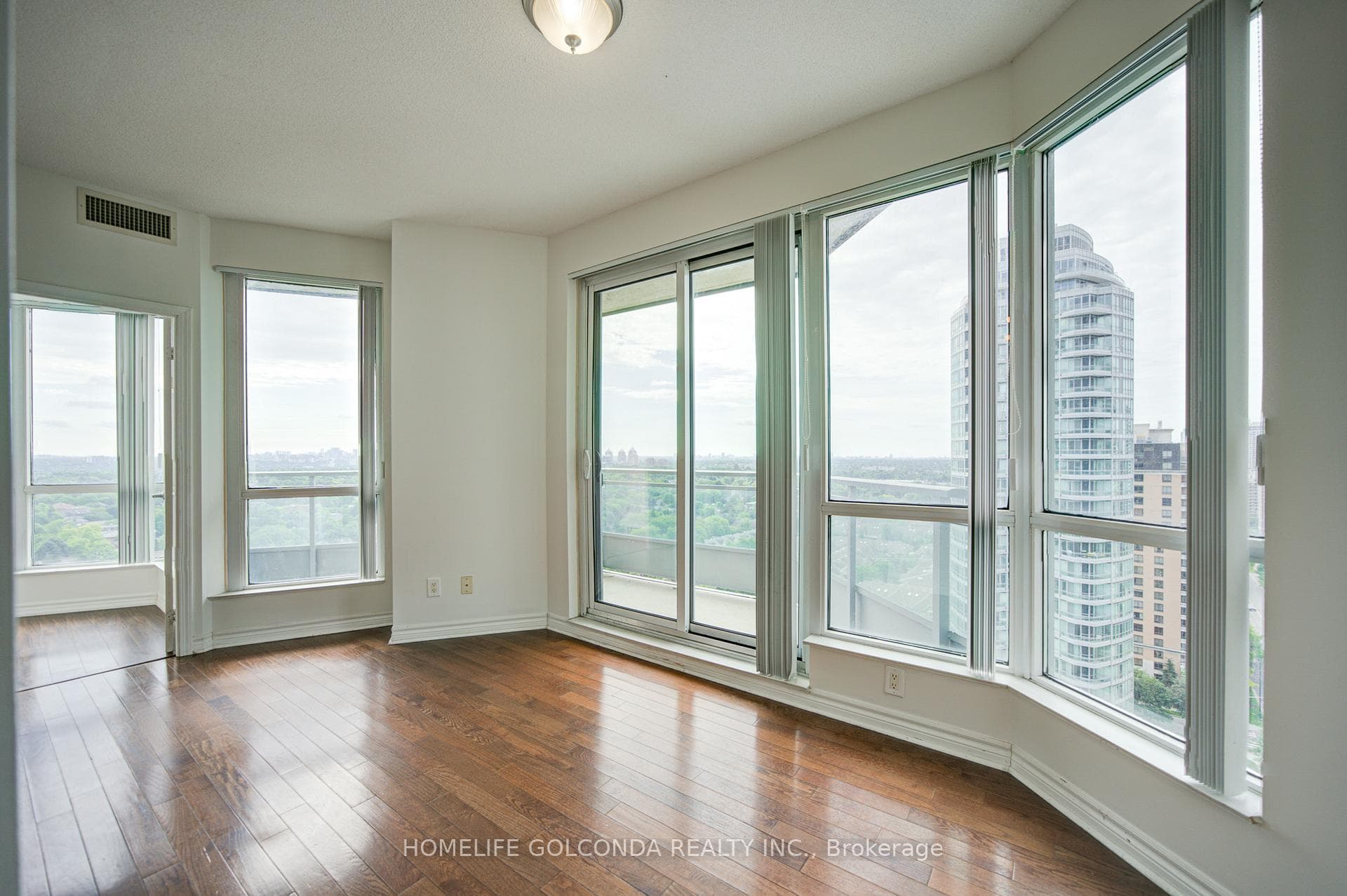 18 Holmes Avenue Unit 1803 photo 8
