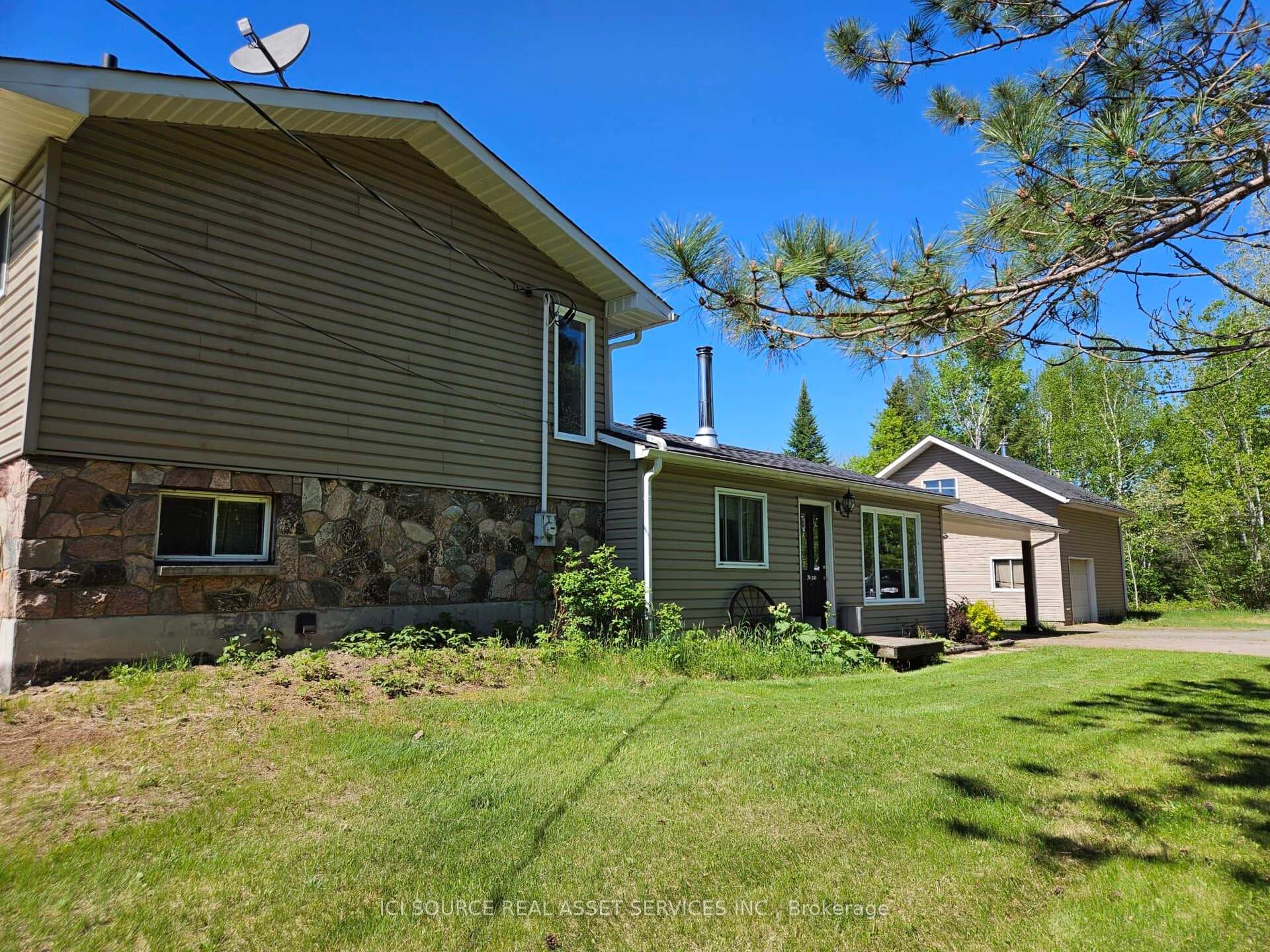 1232 Hart Road photo 2