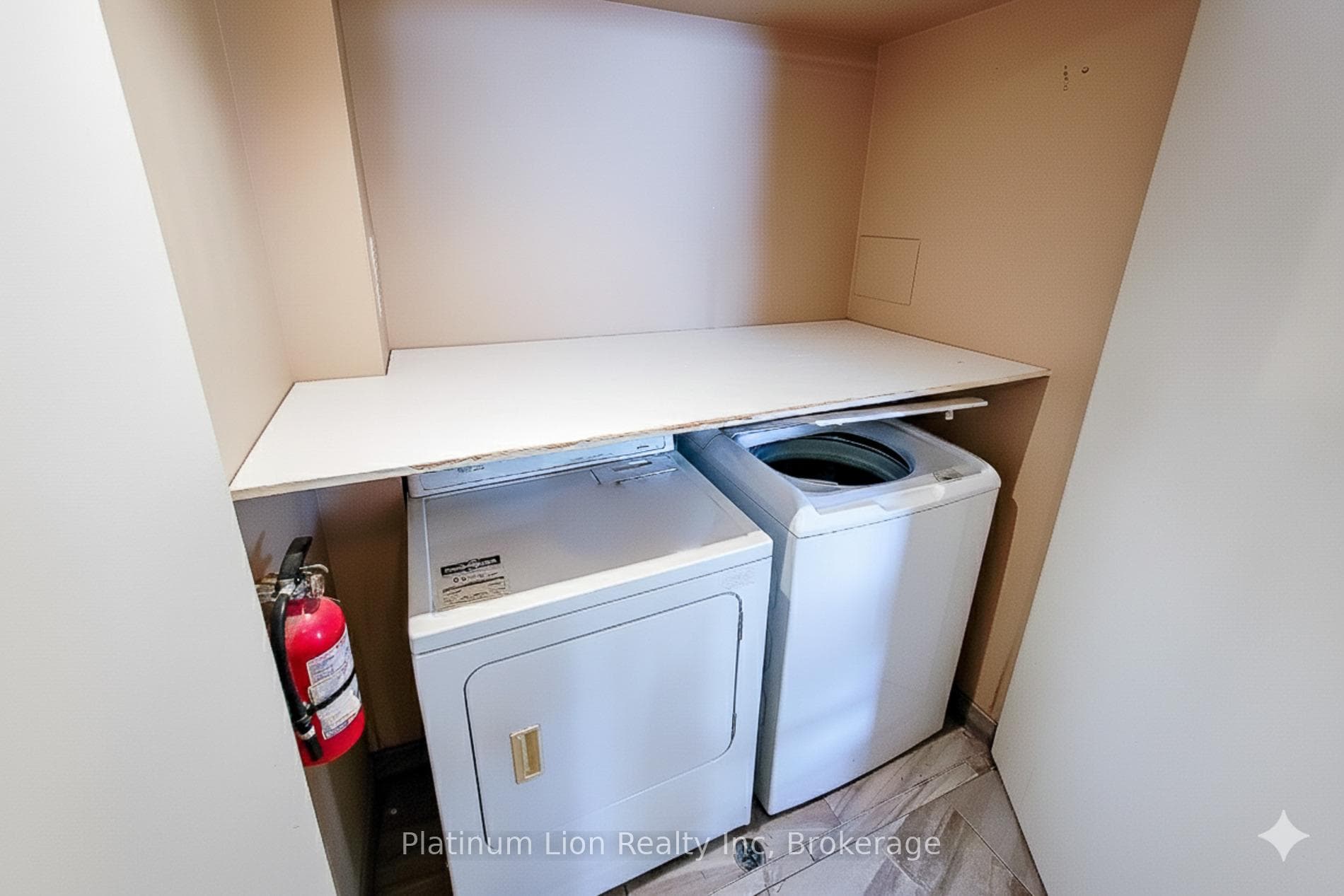 700 Dynes Road Unit 707 photo 23