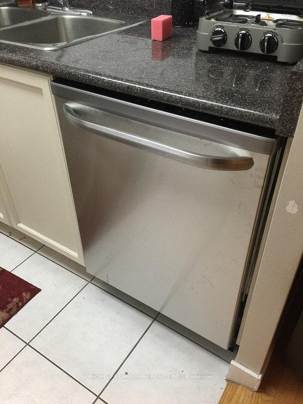 28 Sommerset Way Unit 1205 photo 7