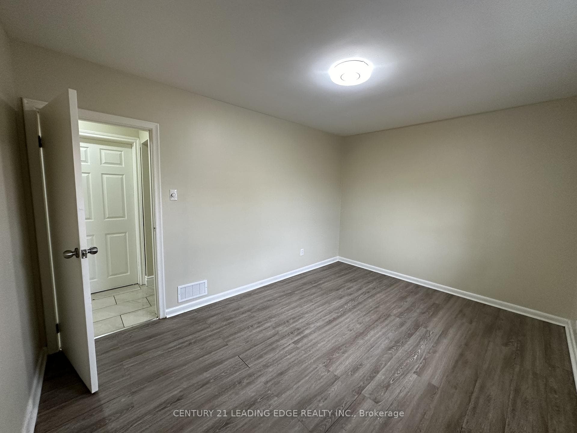 360 Guelph Street Unit Upper photo 16