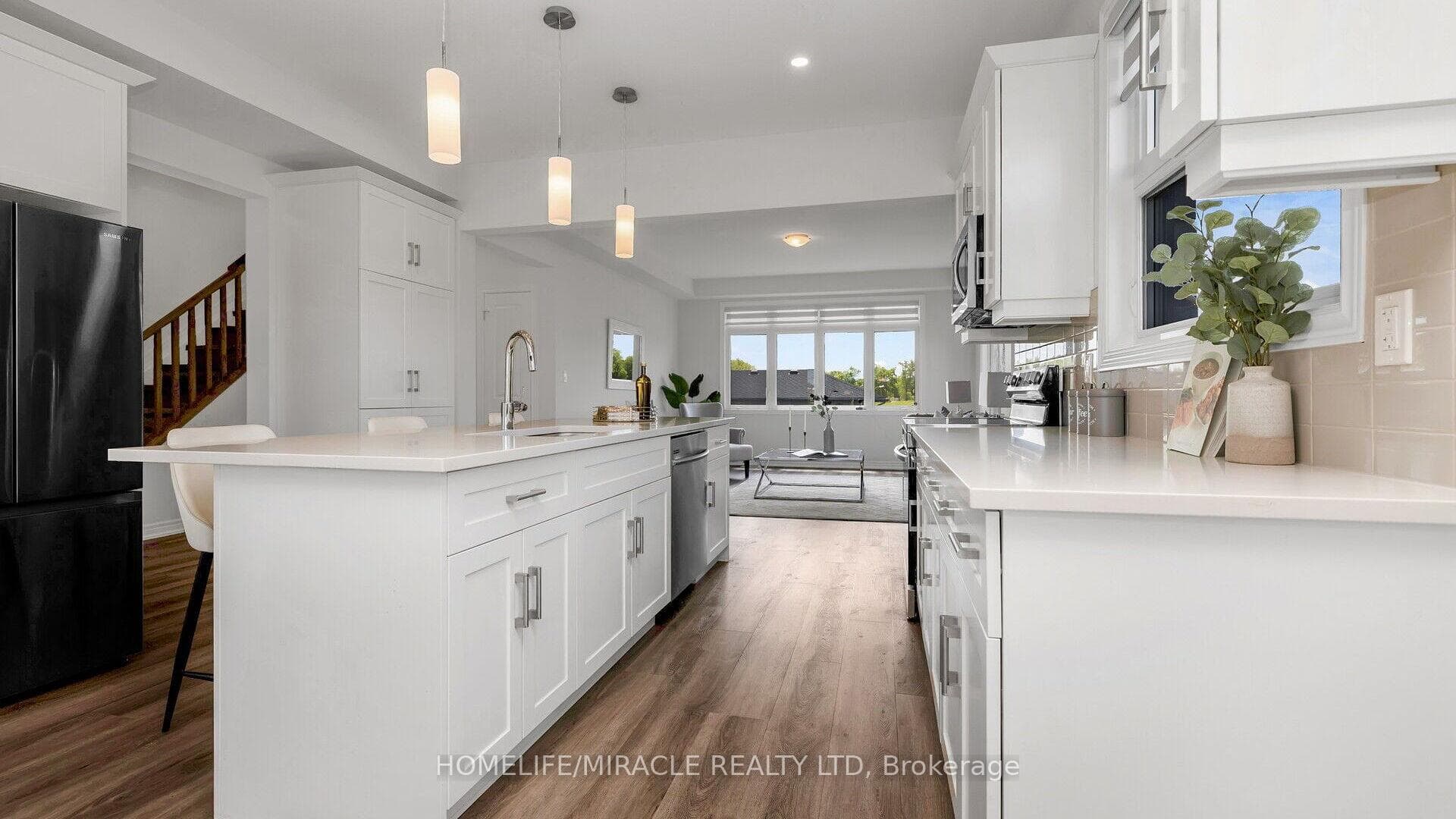42 Summersides Boulevard photo 12