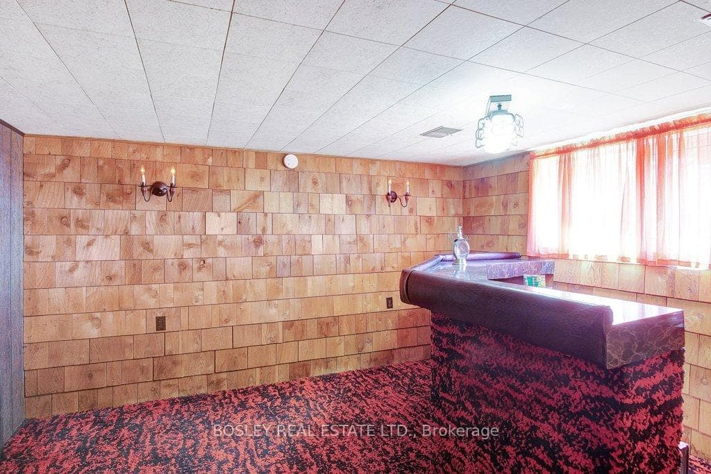 303 Dixon Street photo 28