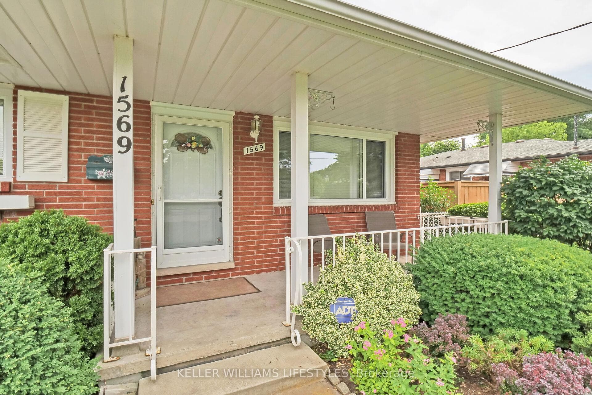 1569 Dale Street photo 3