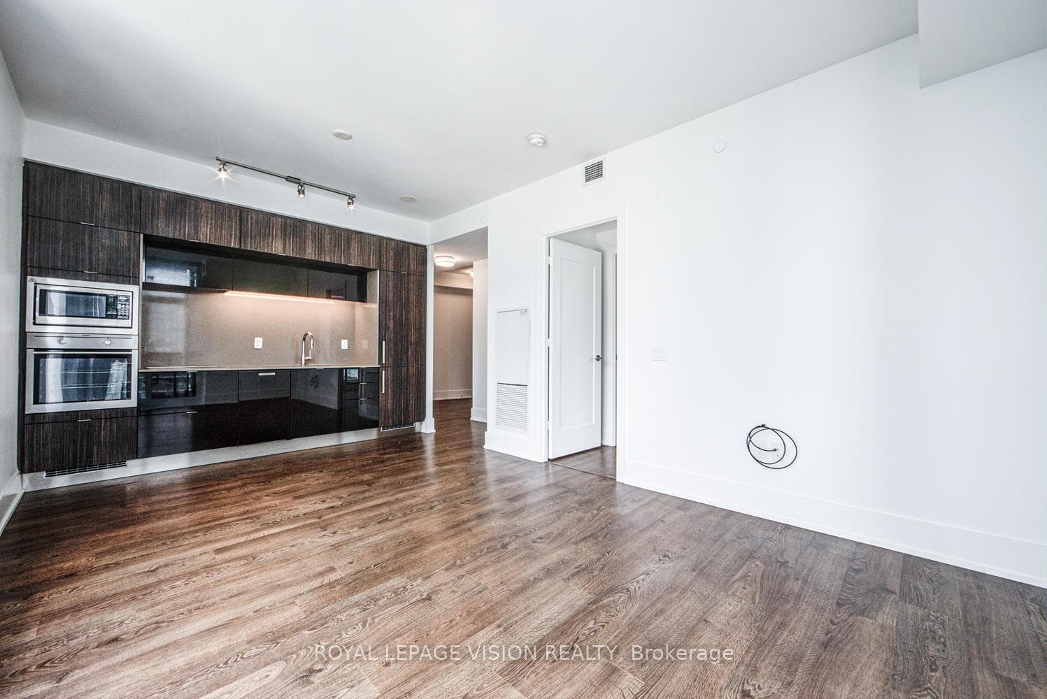 10 York Street Unit 4003 photo 17