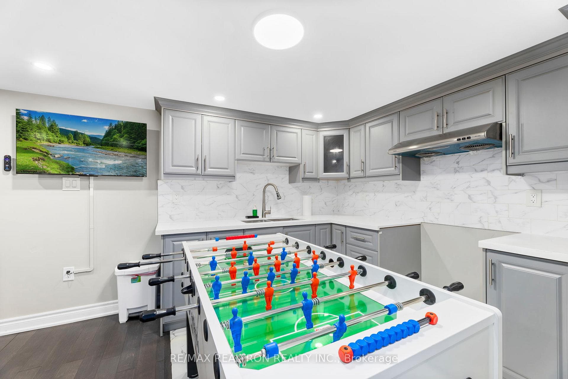 1141 Ritson Road photo 12