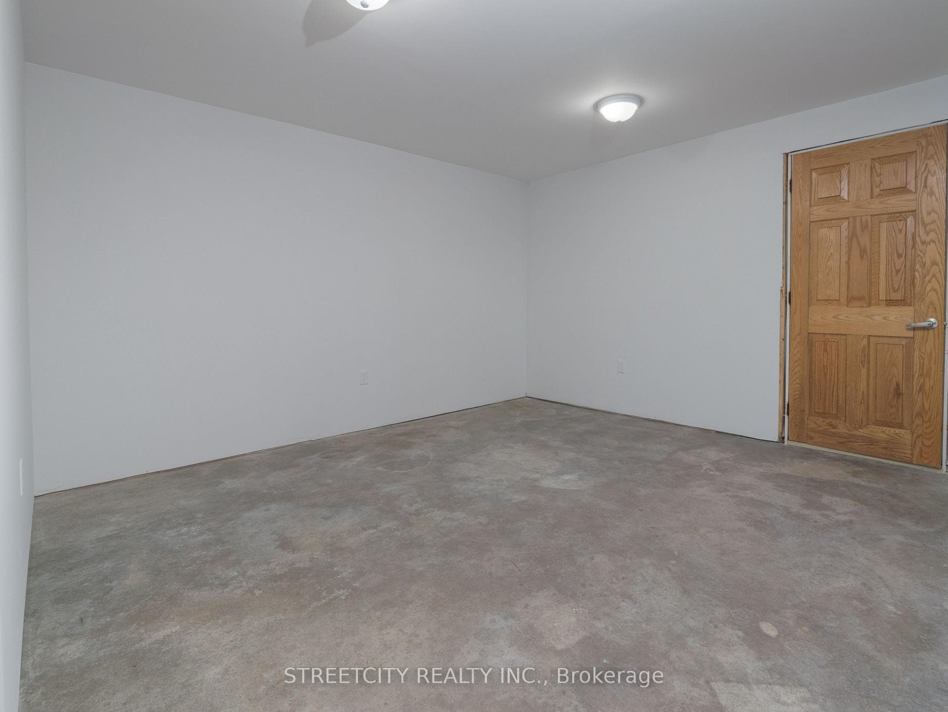35 Ellen Street photo 16