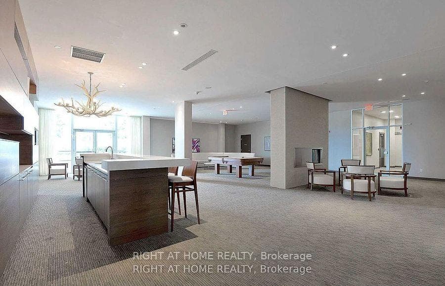 2240 Lake Shore Boulevard Unit 806 photo 26