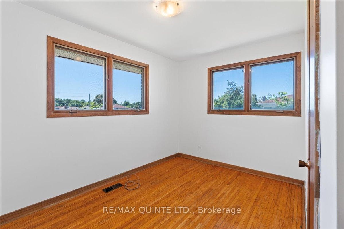 23 Harris Crescent photo 18