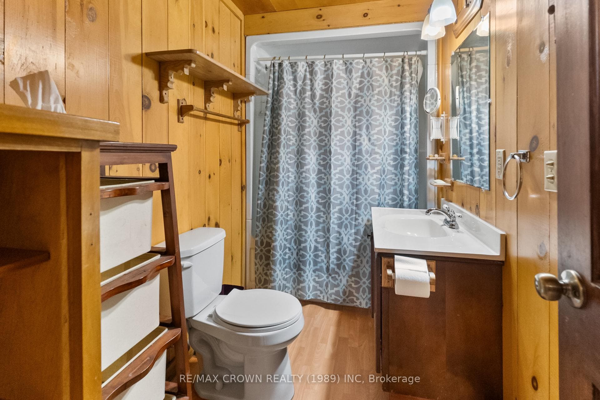 260 Birchgrove Drive photo 43