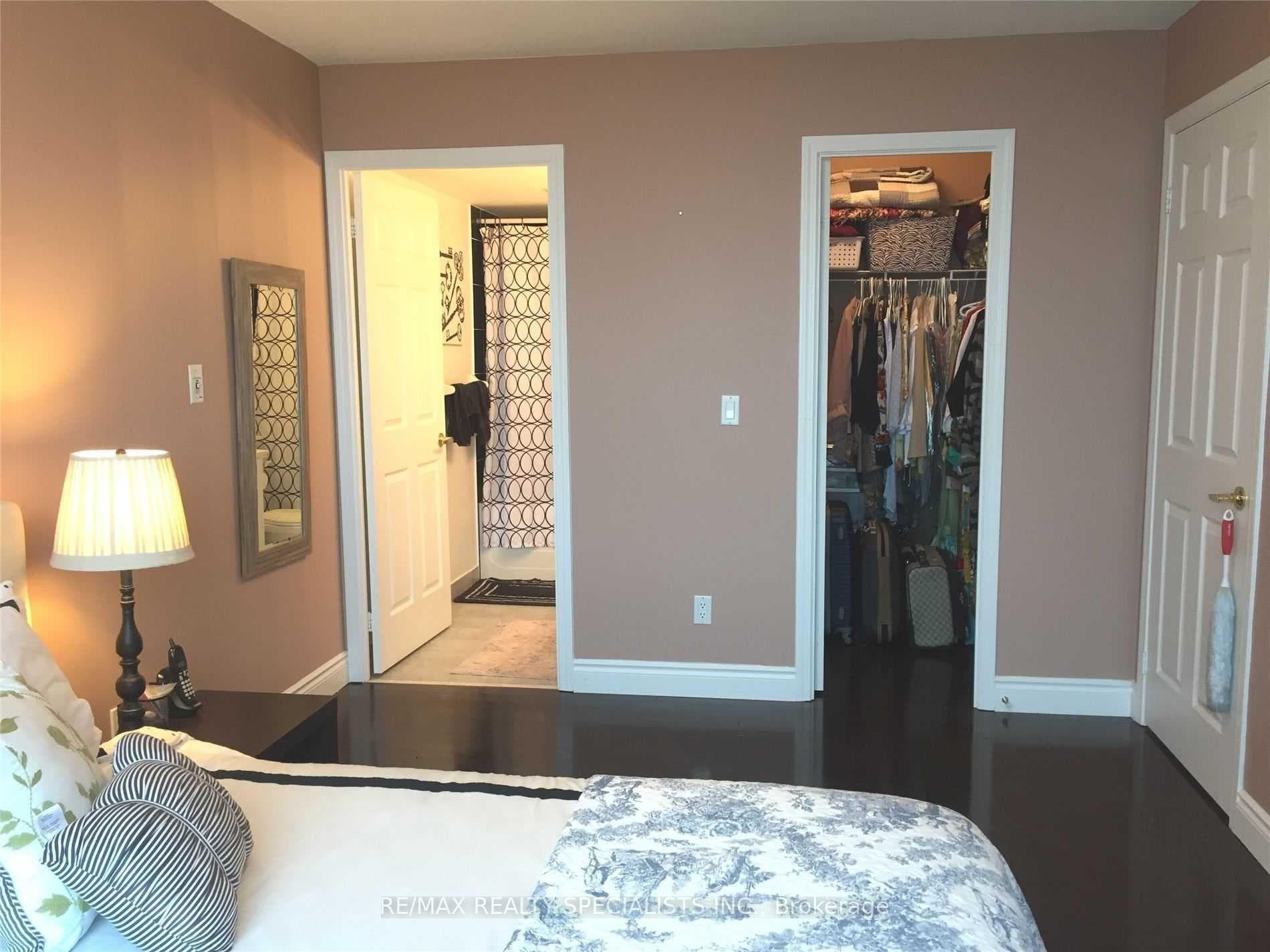 4889 Kimbermount Avenue Unit 1504 photo 15