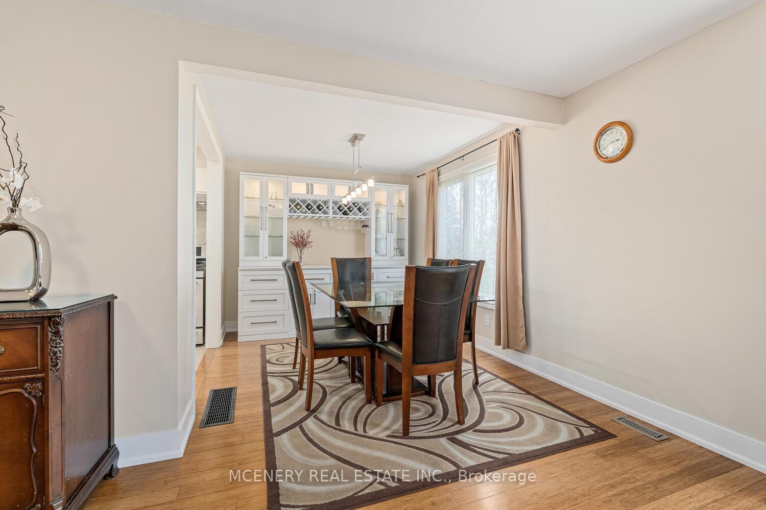 21 ERINDALE Drive photo 18