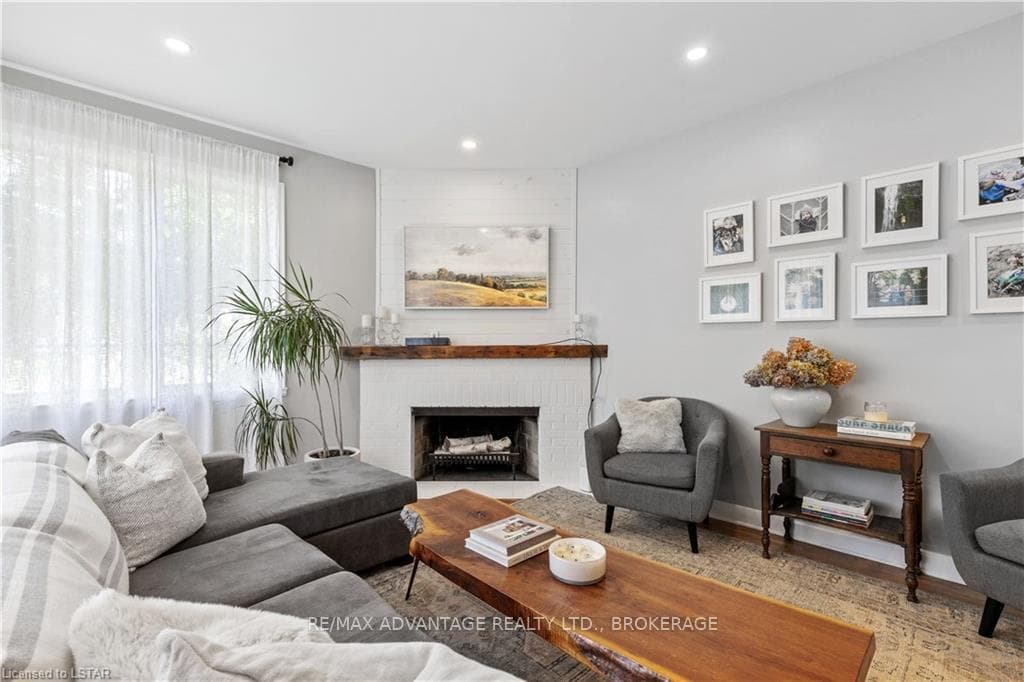 853 COLBORNE Street photo 4