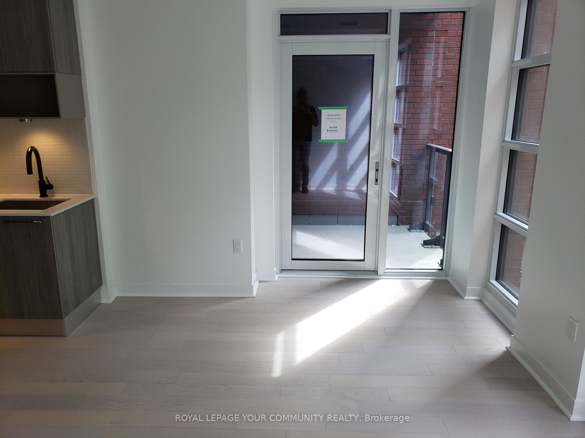 501 Adelaide Street Unit 407 photo 10