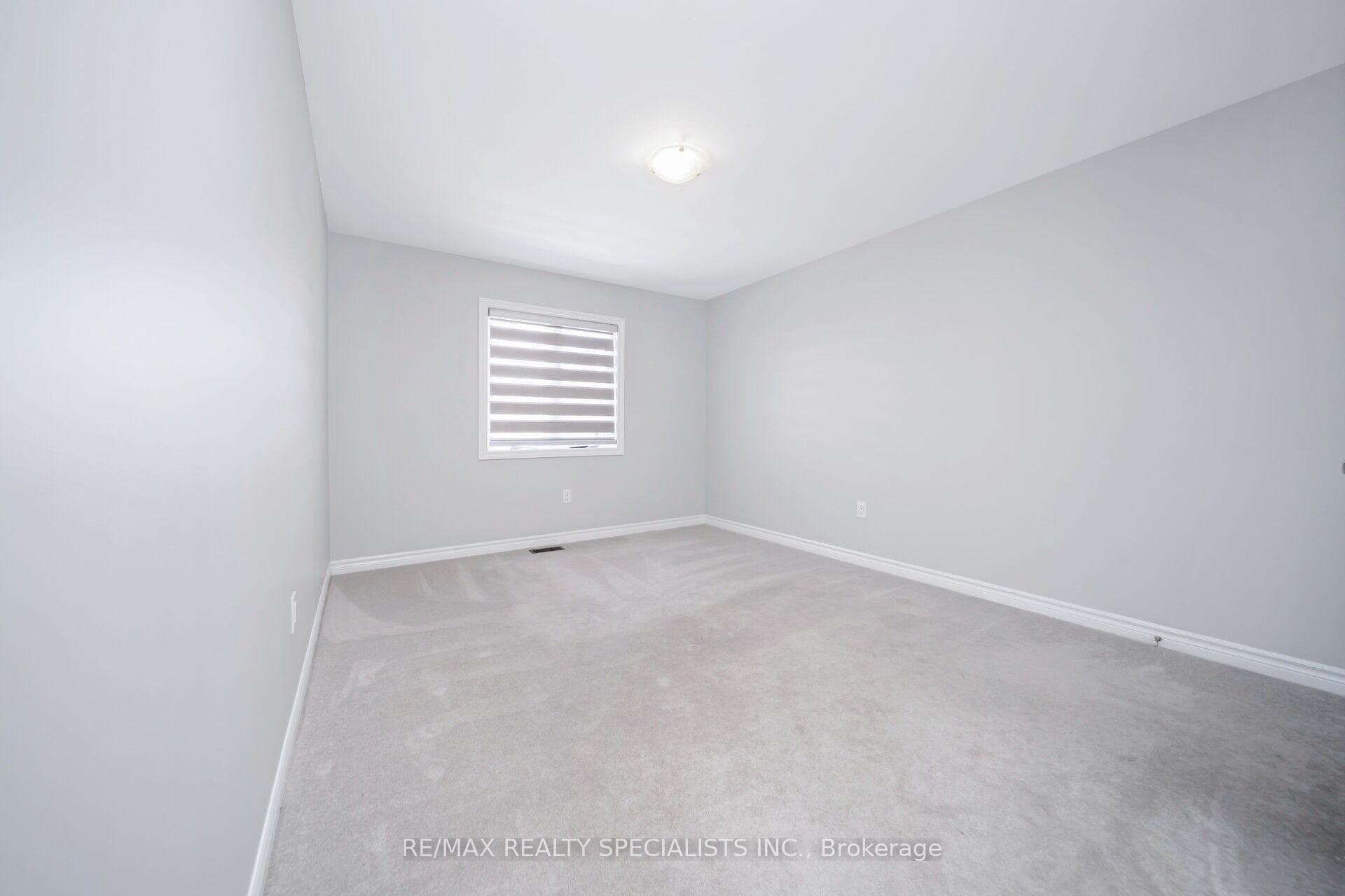 46 Valleybrook Crescent photo 22