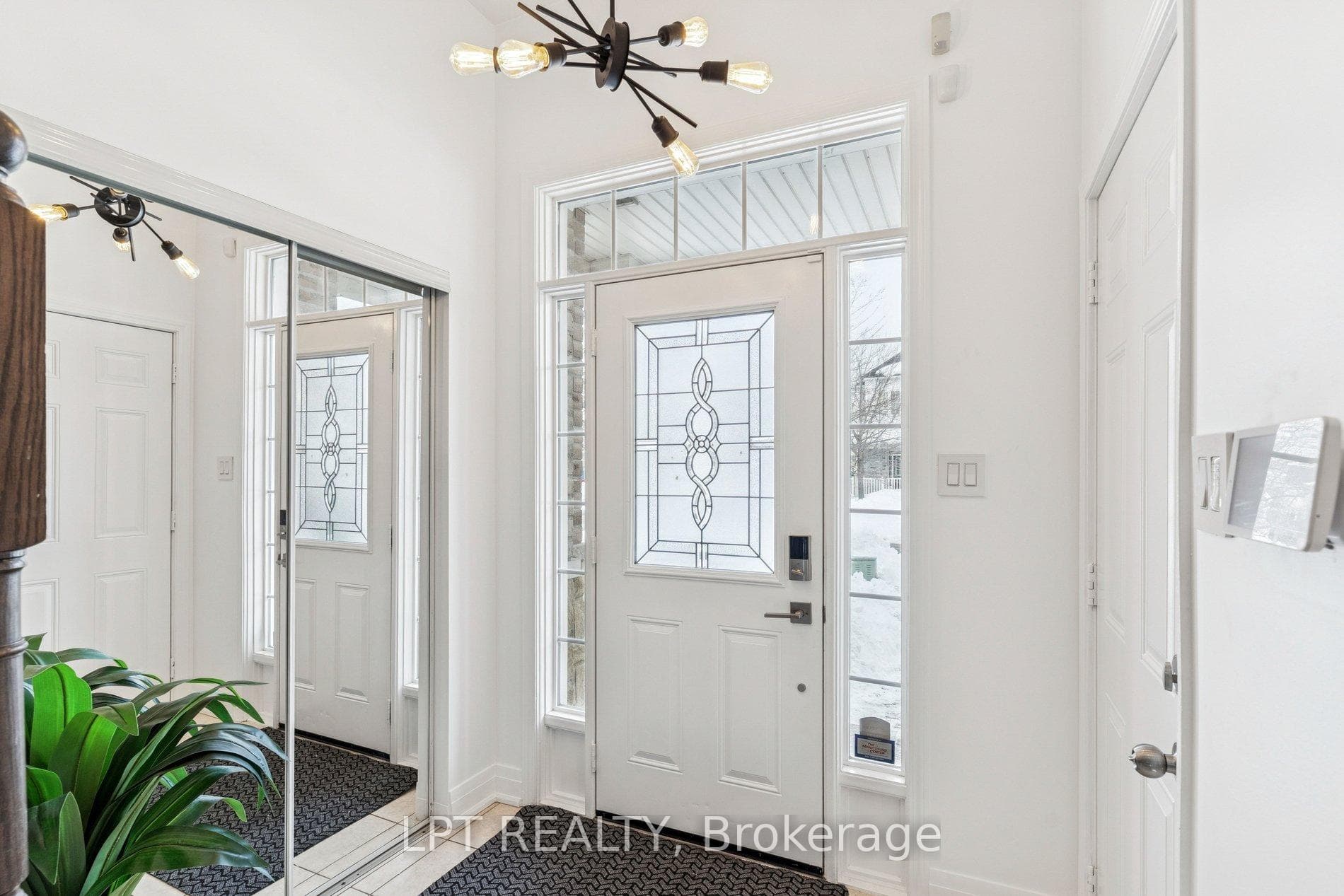 61 Minerva Avenue photo 2