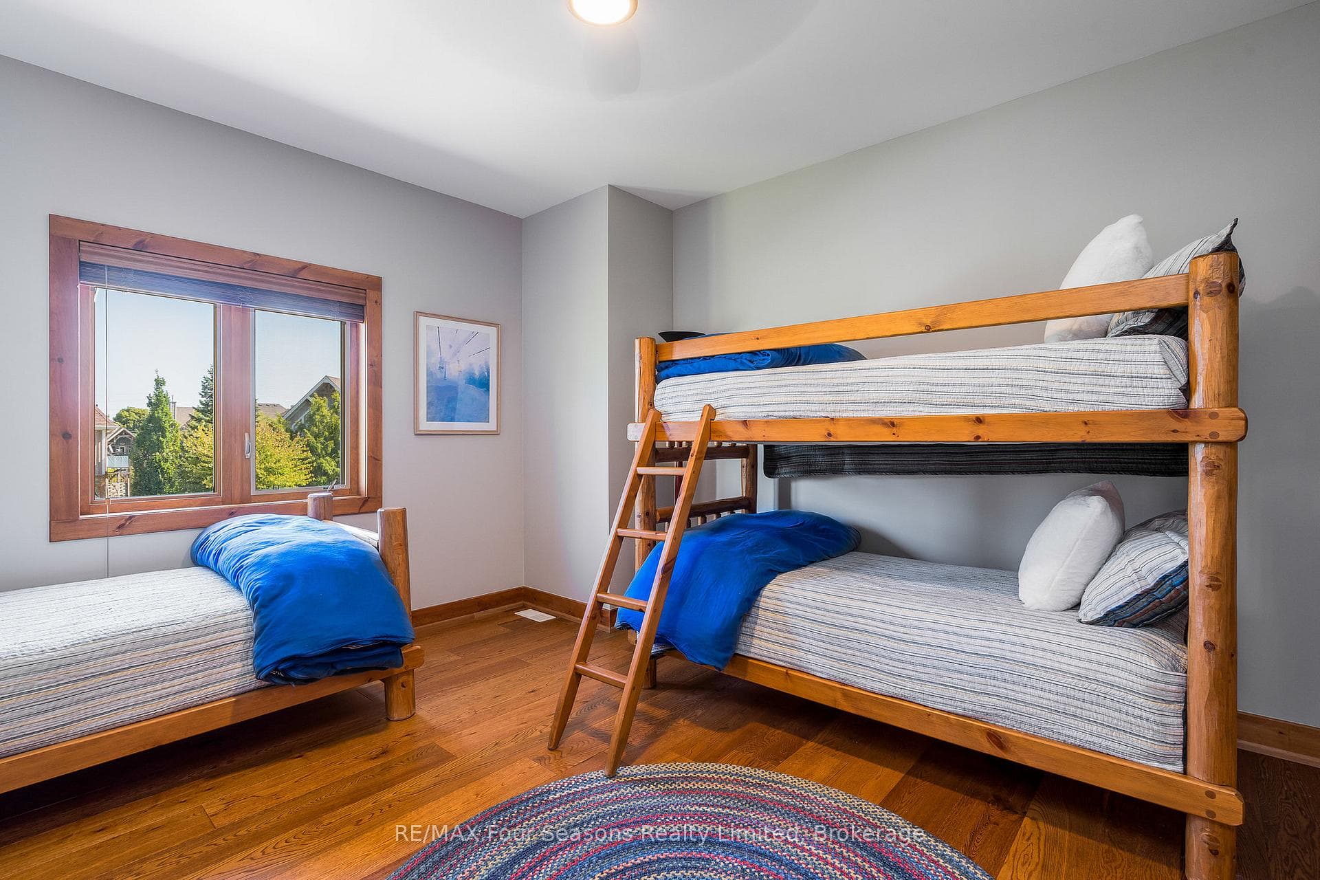 106 Manitou Court photo 21