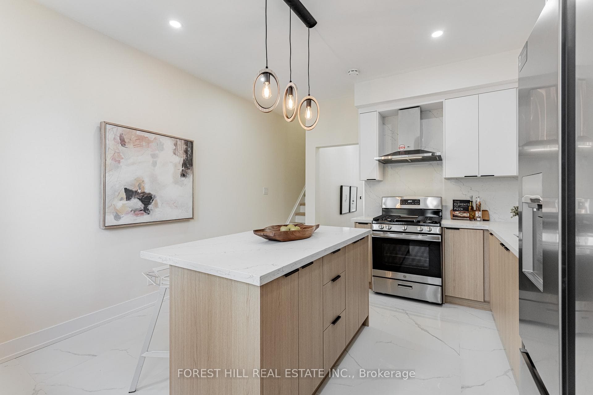 557 Logan Avenue photo 15