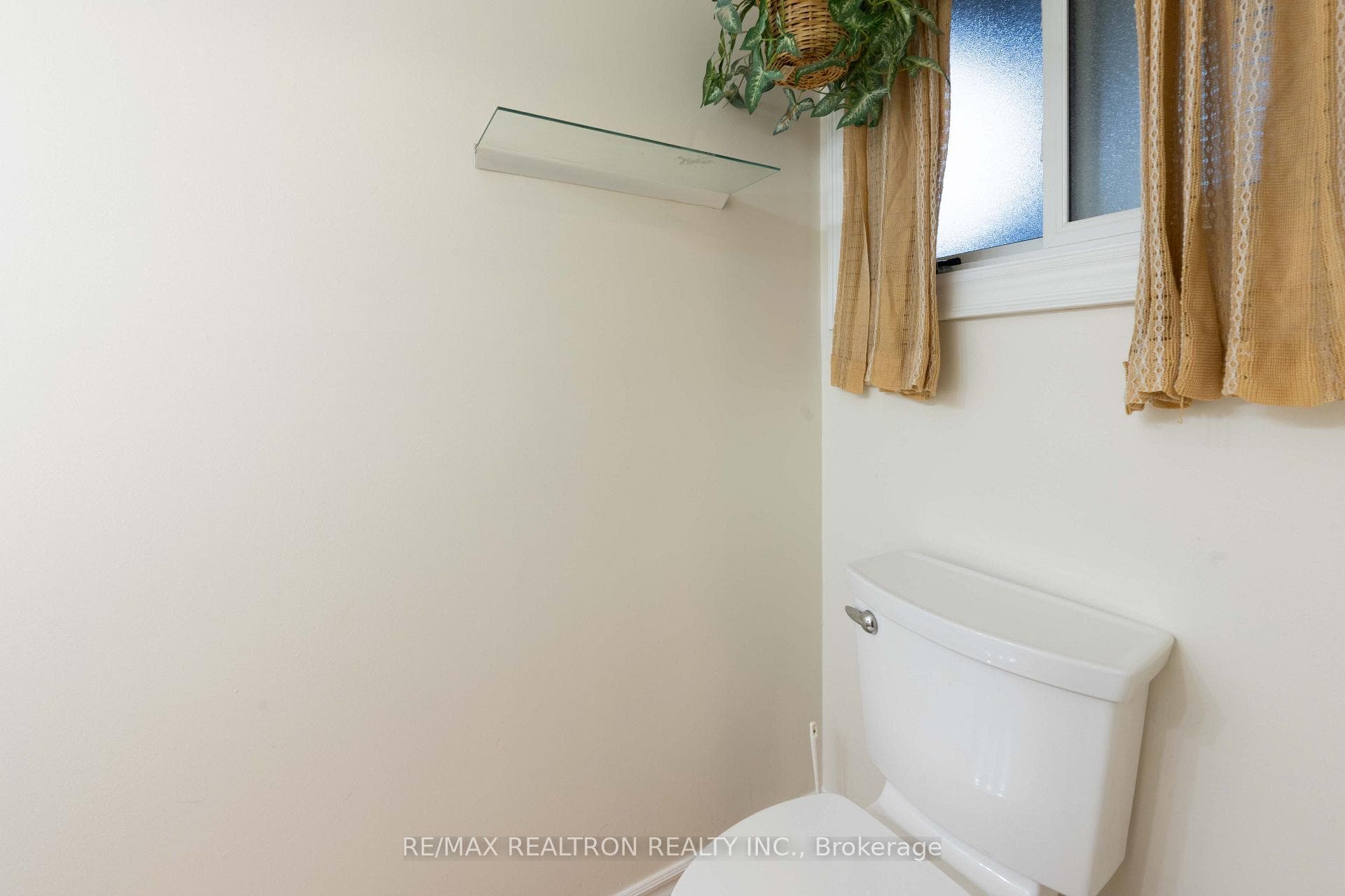 95 Chalmers Crescent photo 29