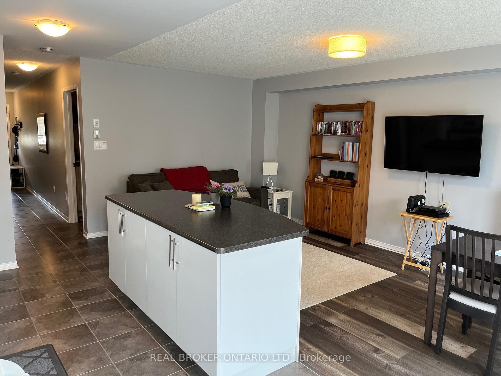 106 Russel Drive photo 8