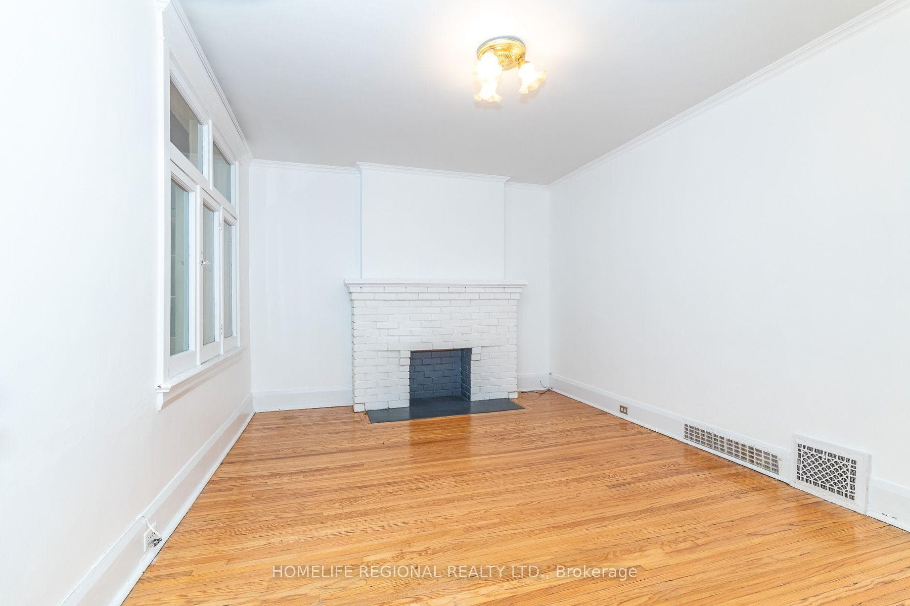 353 St Clarens Avenue photo 10
