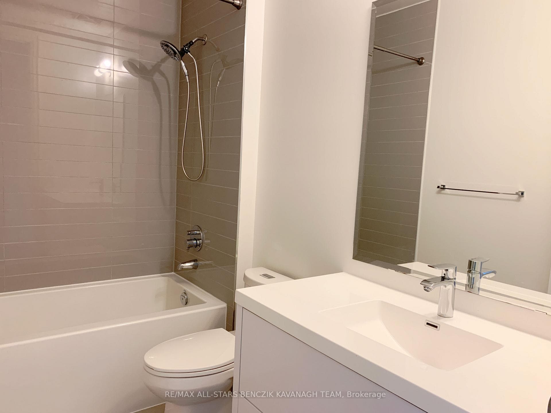 20 Fred Varley Drive Unit 225 photo 17