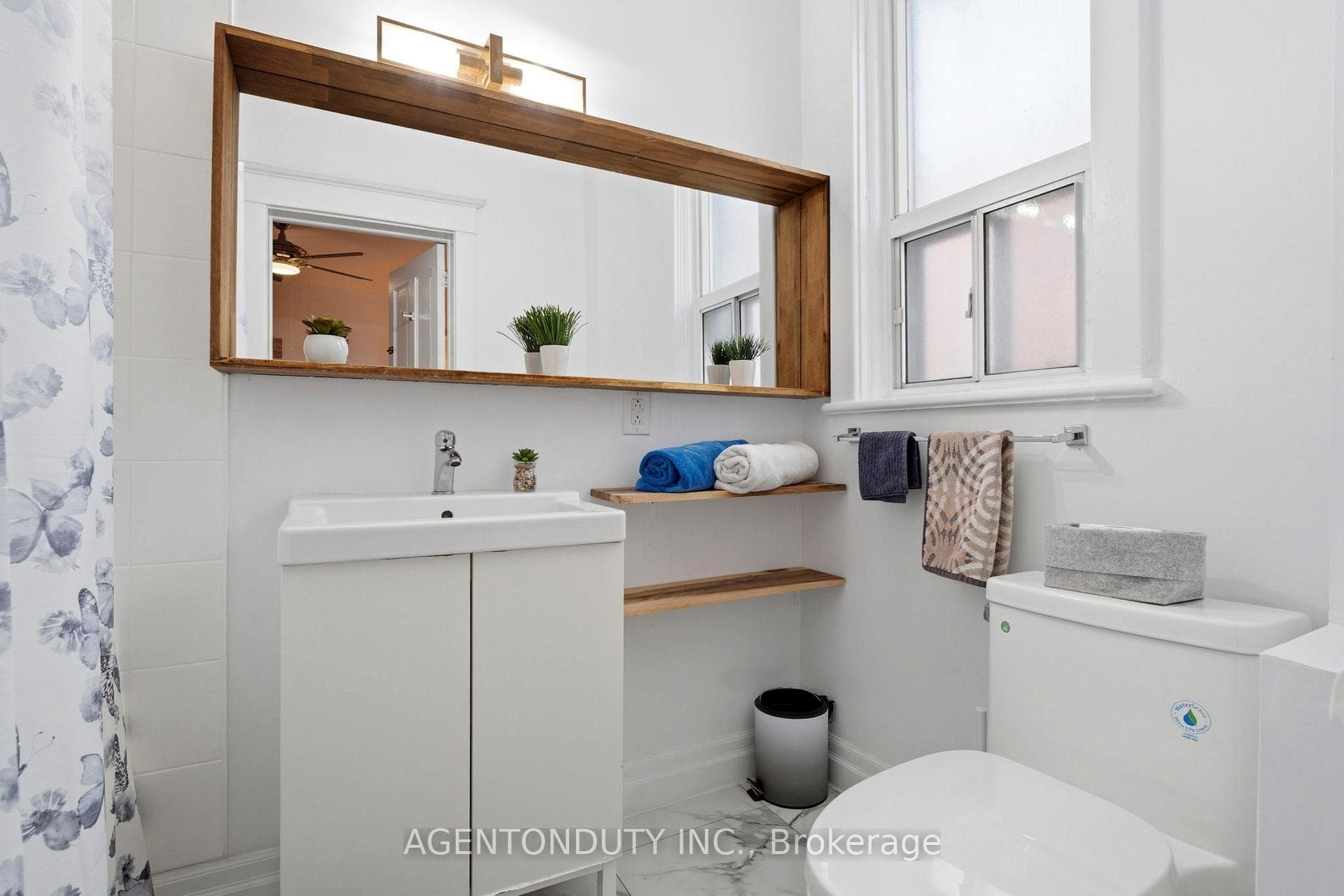 2nd Floor Bathroom
