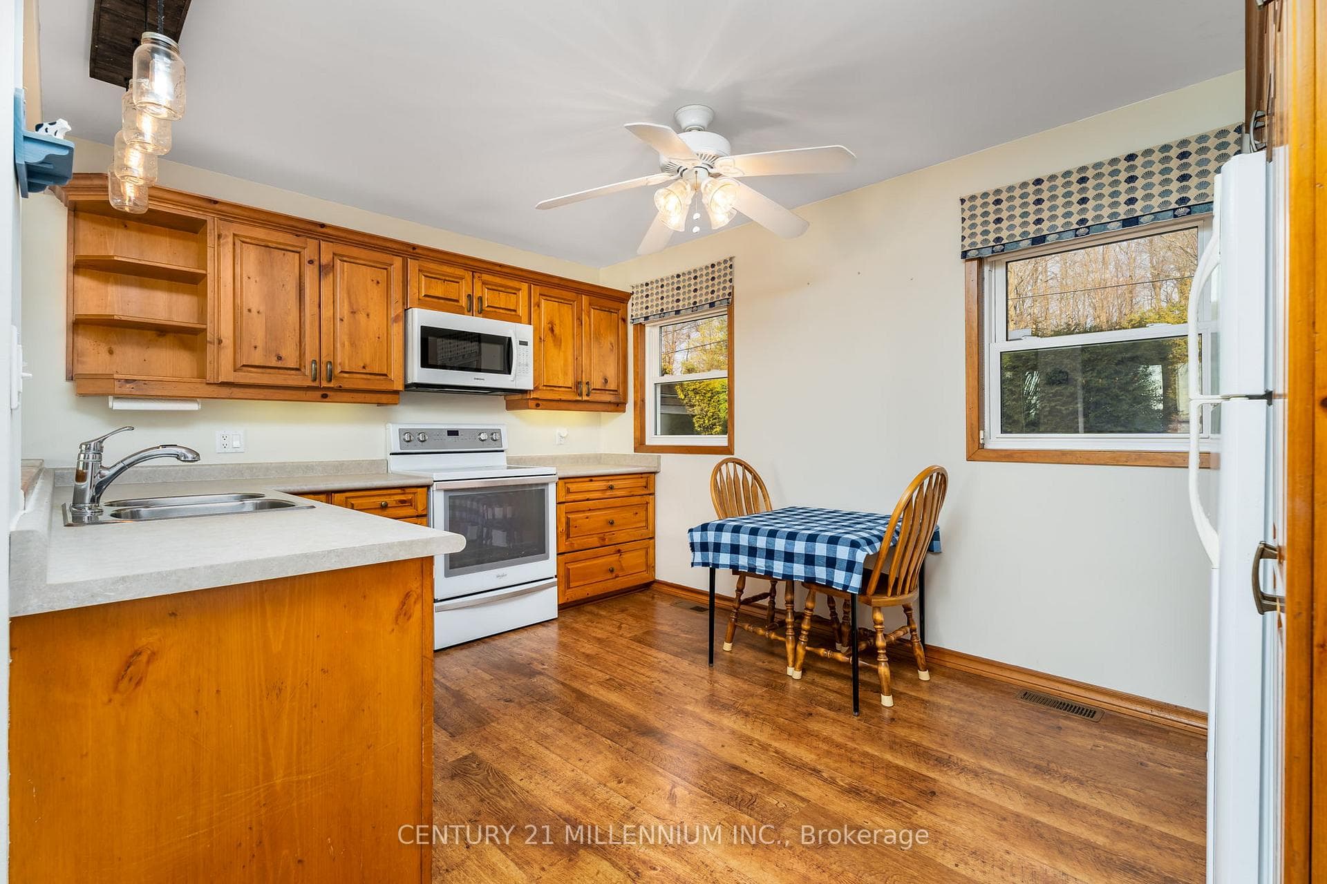 148 Lakeshore Boulevard photo 9