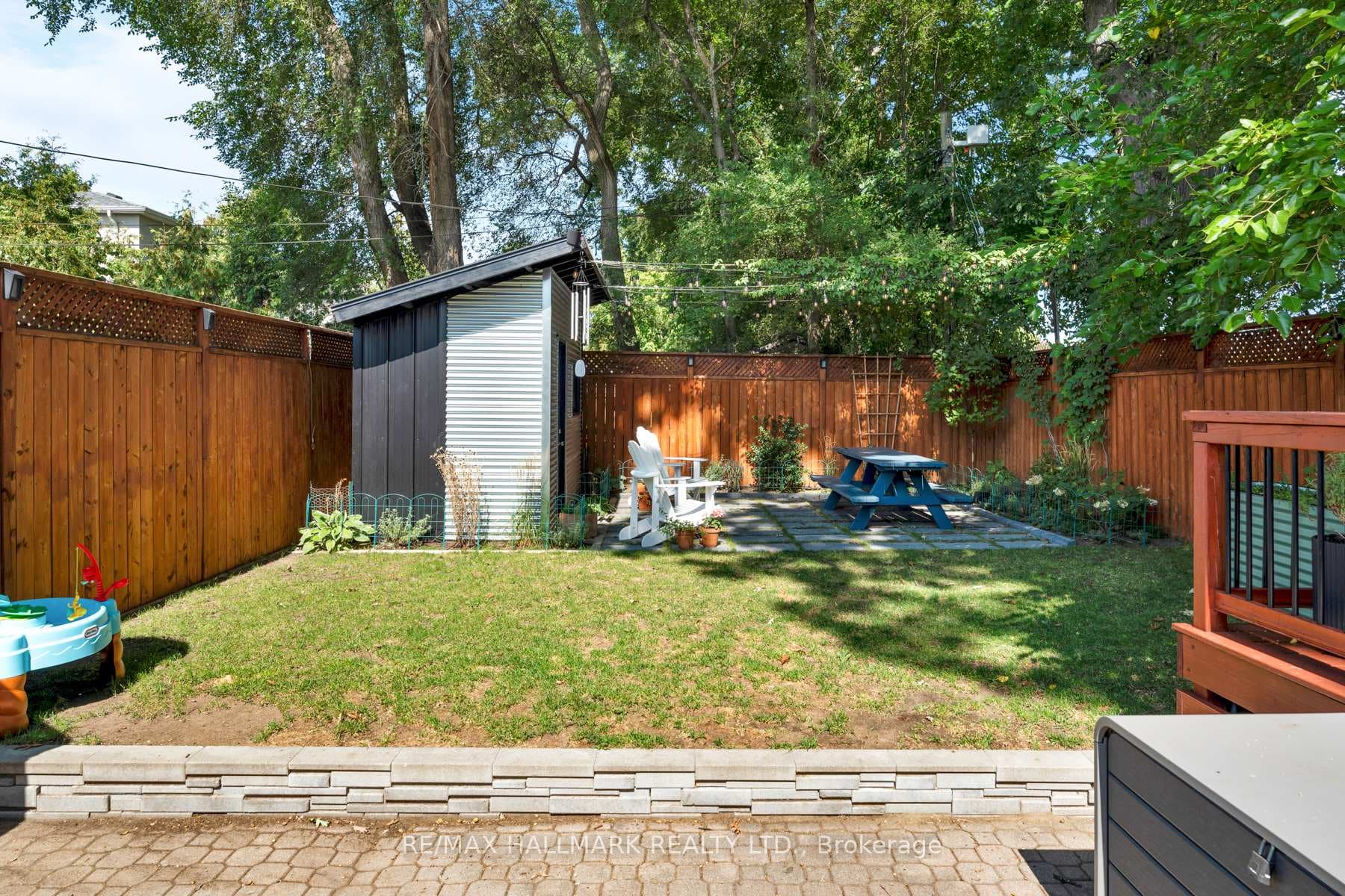 510 Cosburn Avenue photo 33