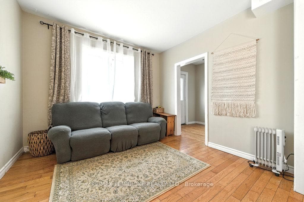1298 Black Bay Road photo 16