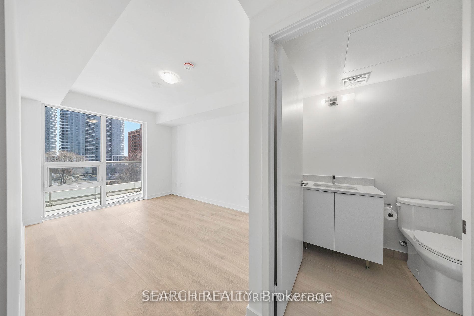 2033 Kennedy Road Unit 620 photo 25