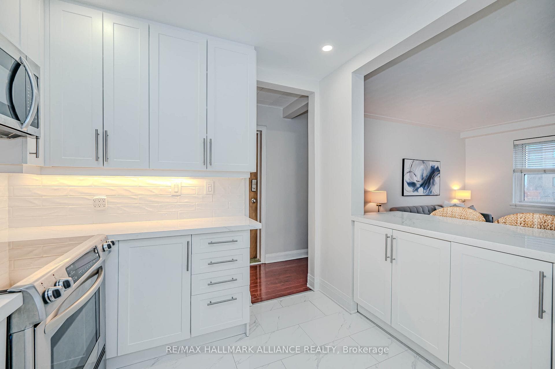 802 KING Street Unit 3 photo 9