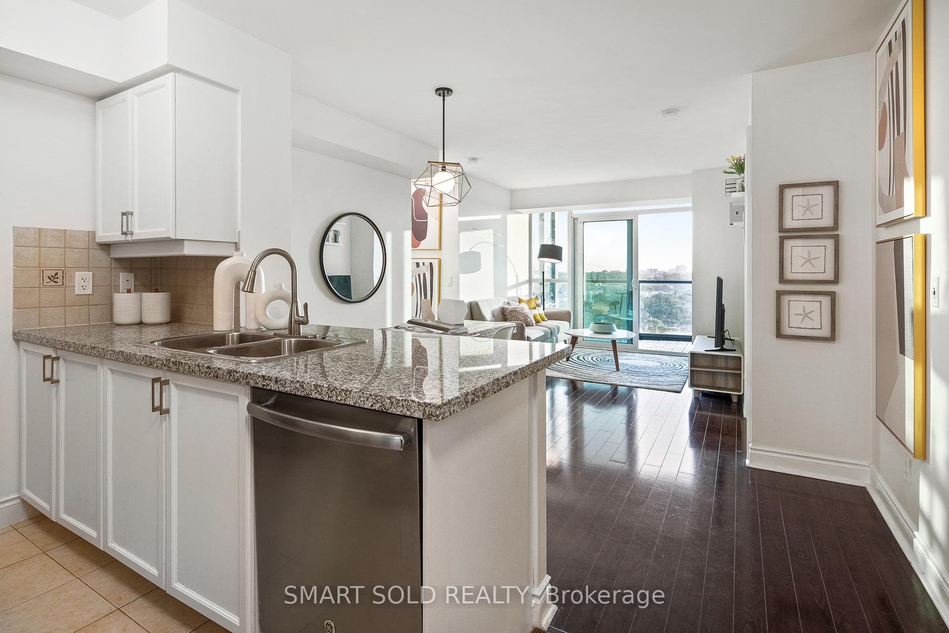 15 Greenview Avenue Unit 807 photo 3
