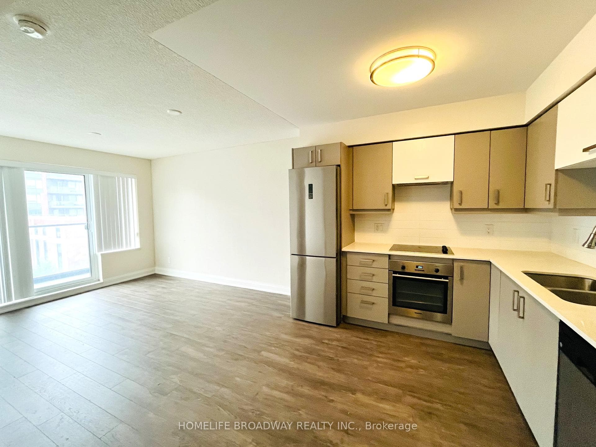 18 Uptown Drive Unit 606 photo 4
