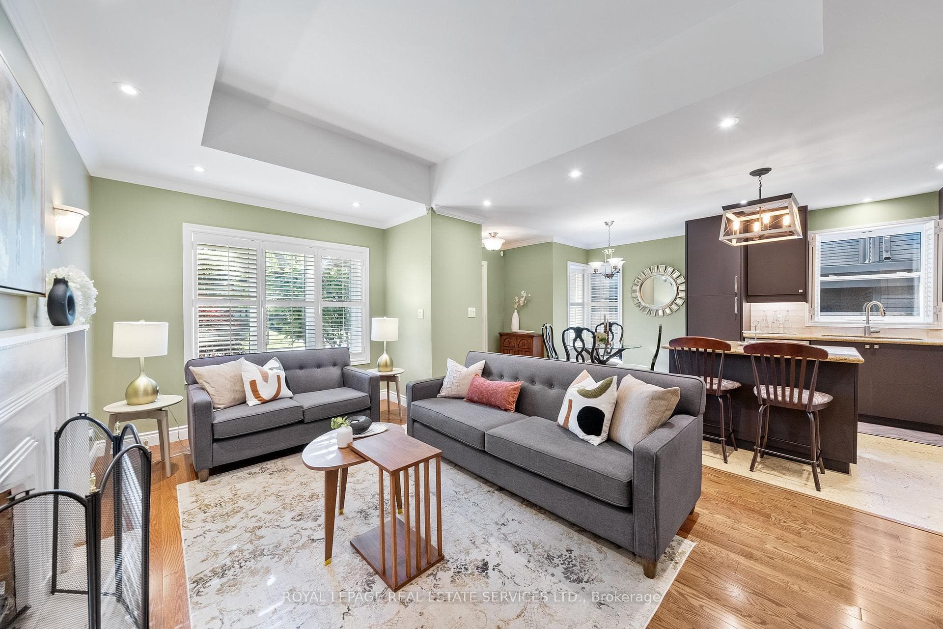 1071 Royal York Road photo 5