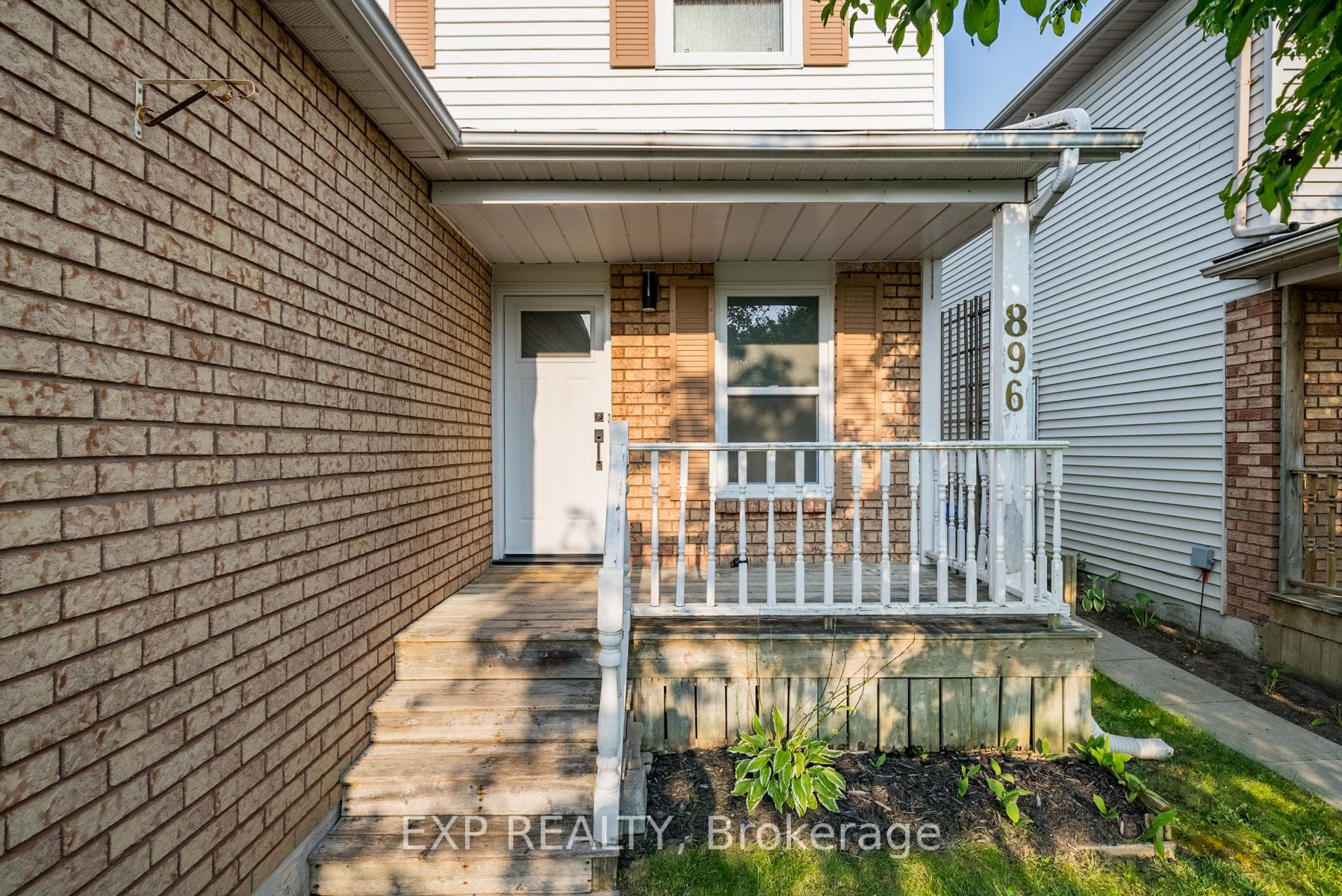 896 Fairbanks Road photo 2