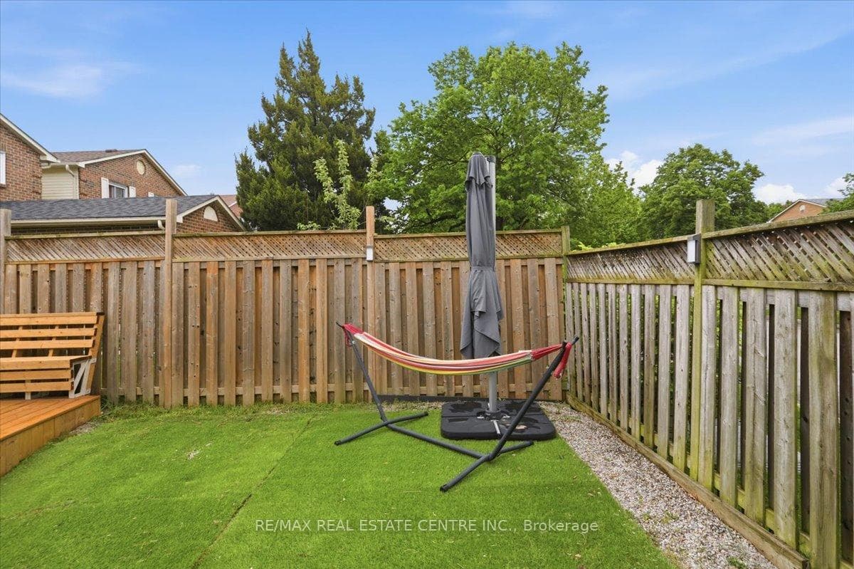 315 Woodlawn Crescent photo 45