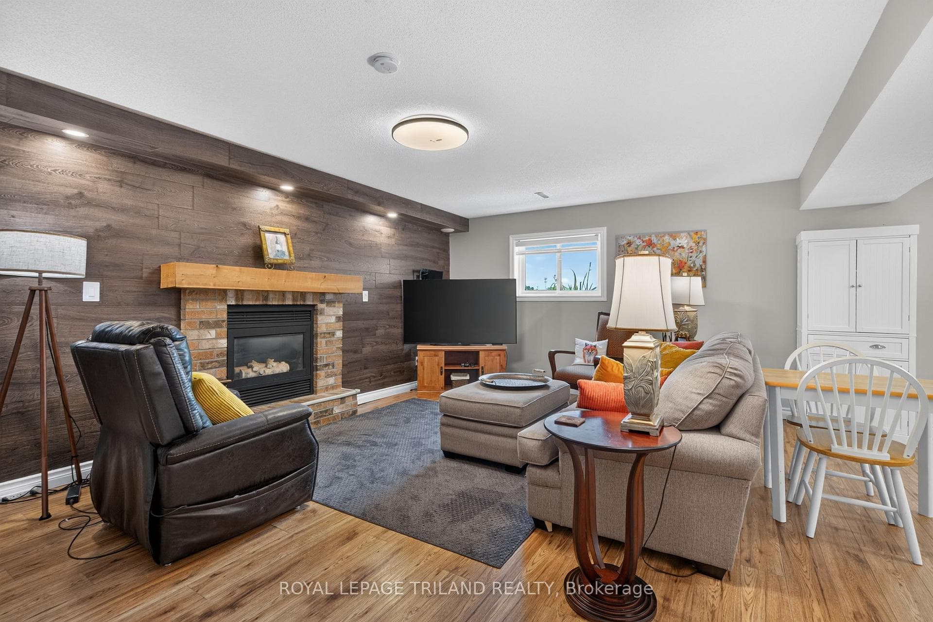 56 Parkview Crescent photo 21
