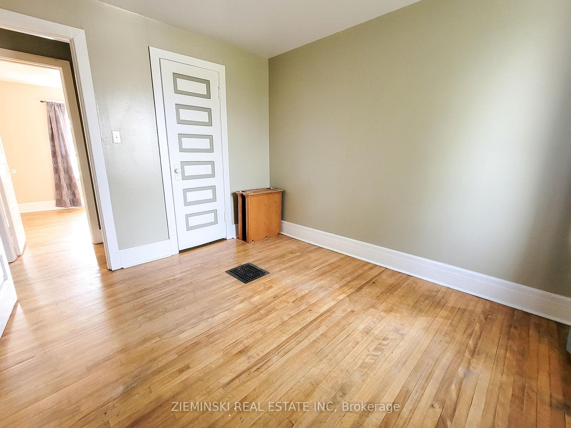 31-33 Anson Drive photo 31