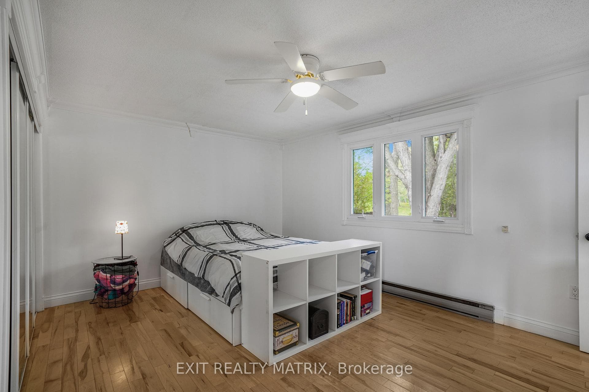 136 Martel Crescent photo 14
